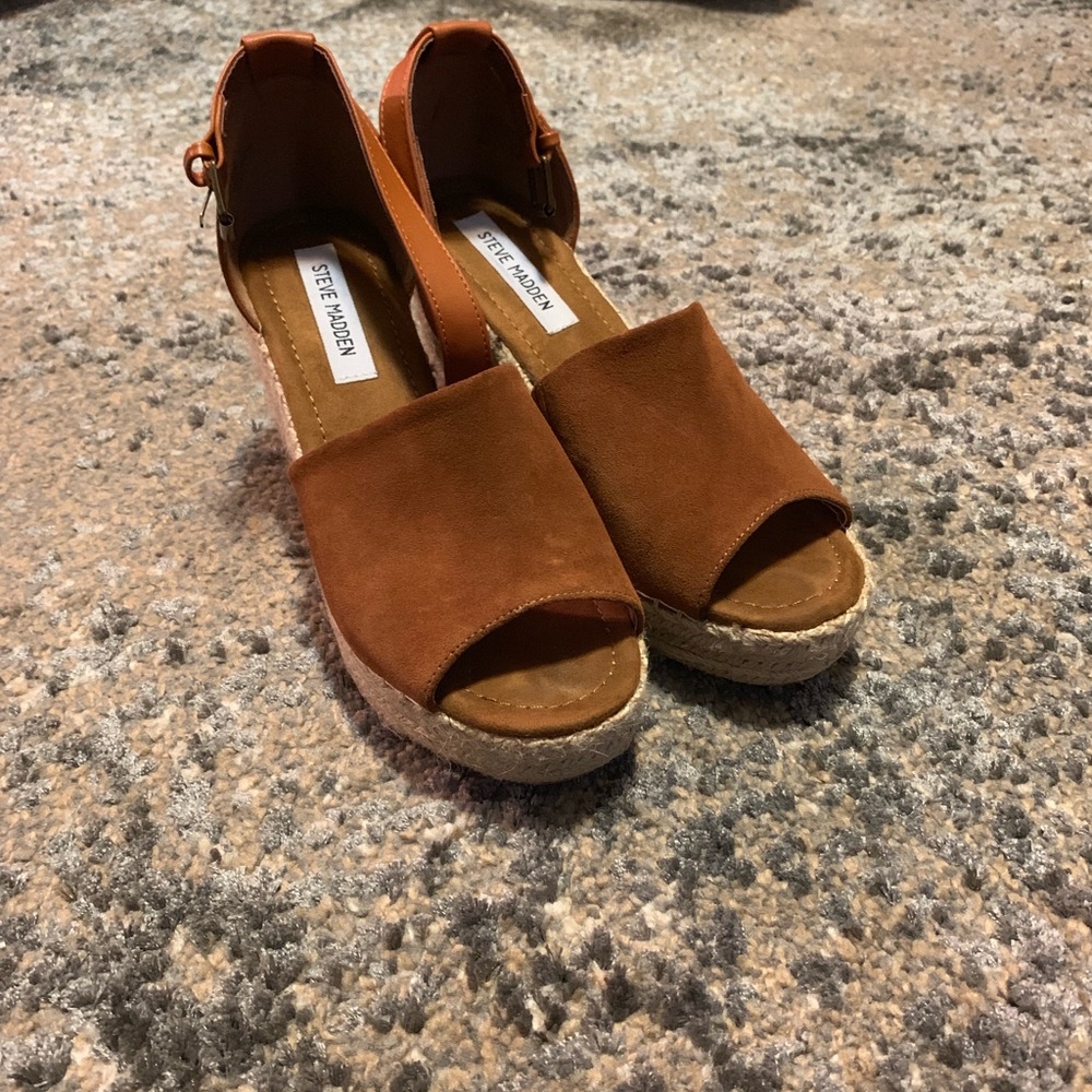 Wedge sandals